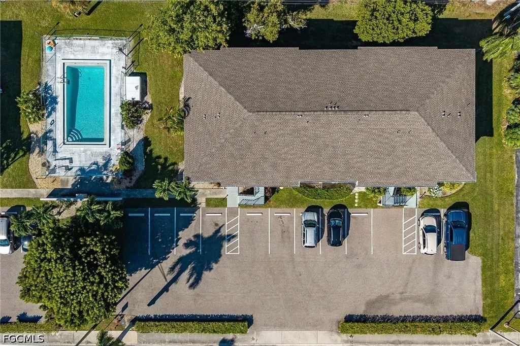 423 Cape Coral Parkway W Cape Coral FL 33914