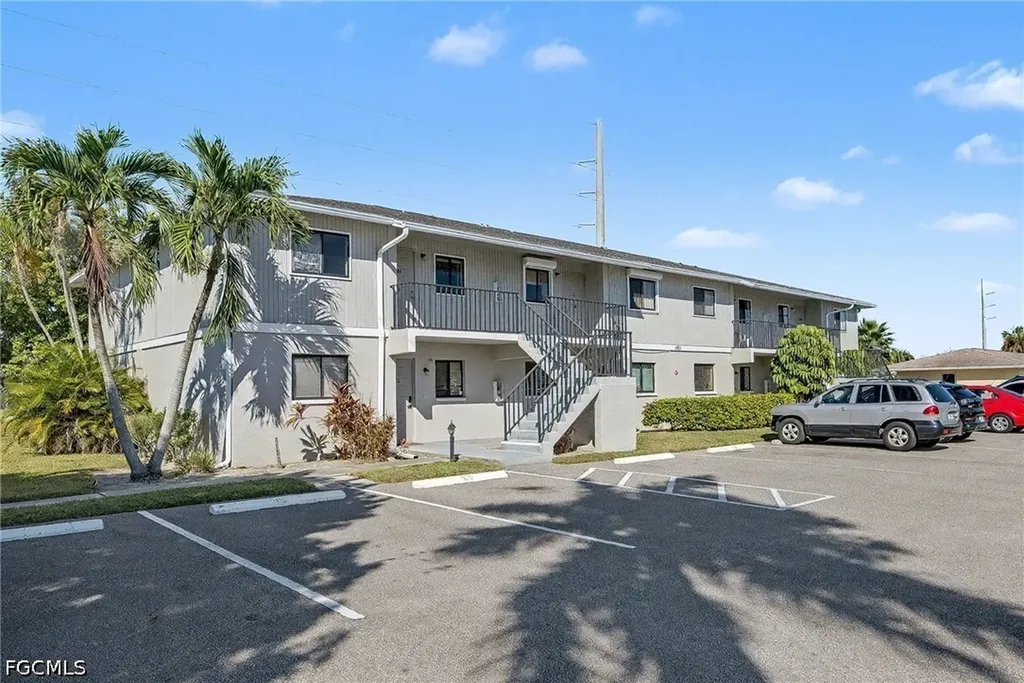 423 Cape Coral Parkway W Cape Coral FL 33914