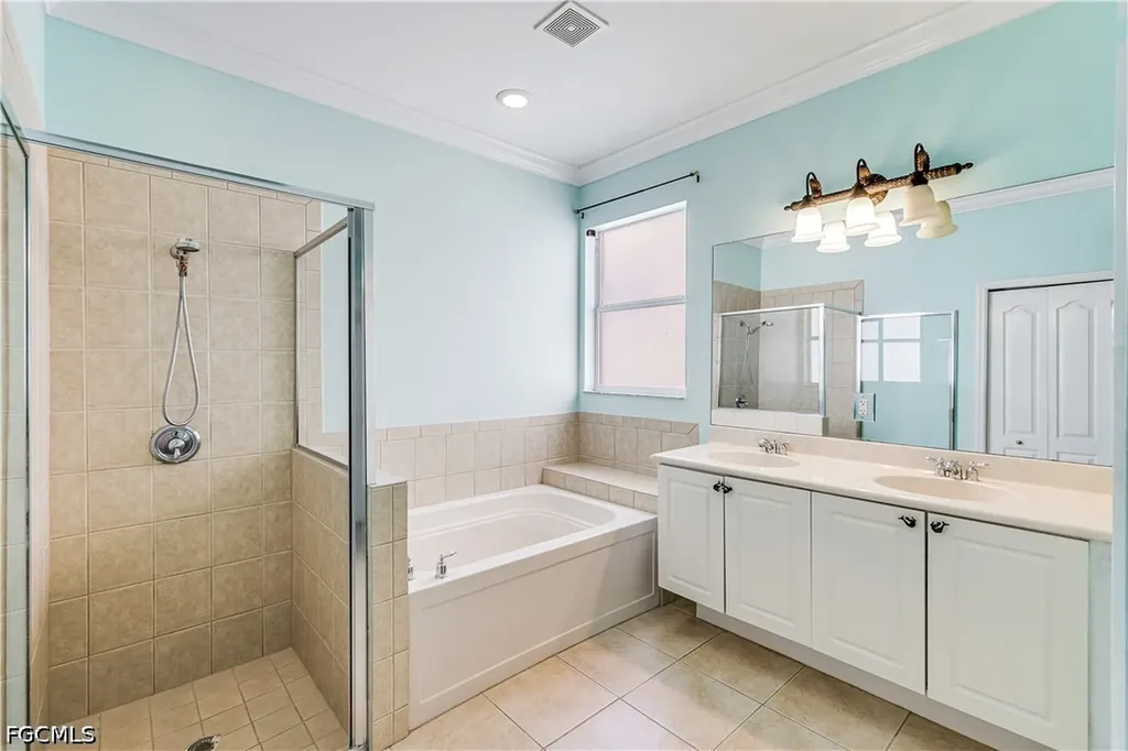 10253 S Silver Palm Drive Estero FL 33928