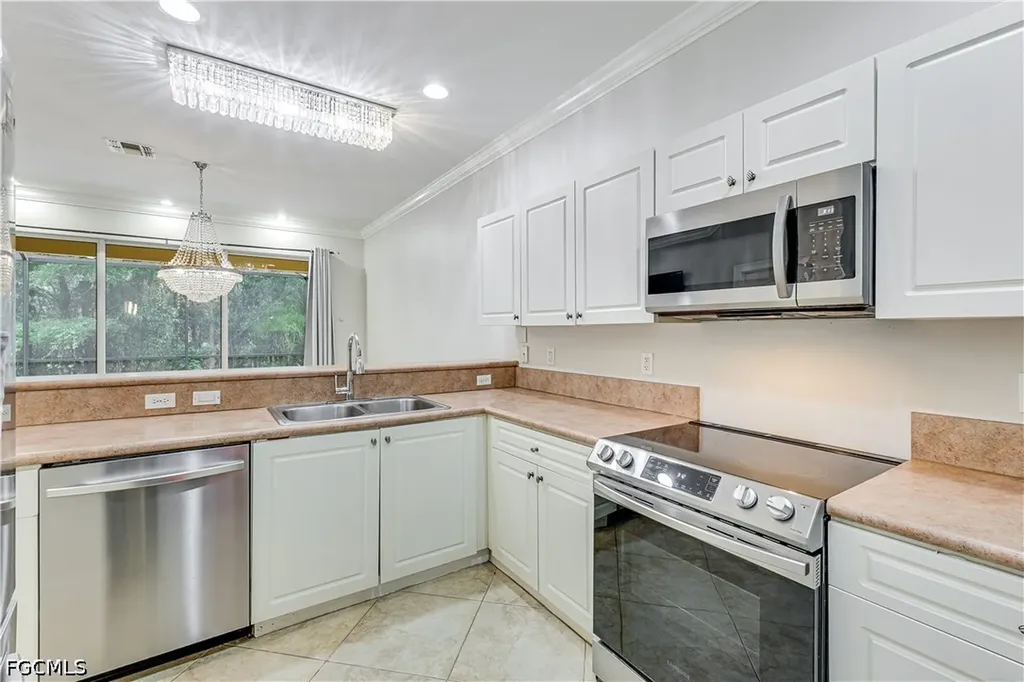 10253 S Silver Palm Drive Estero FL 33928