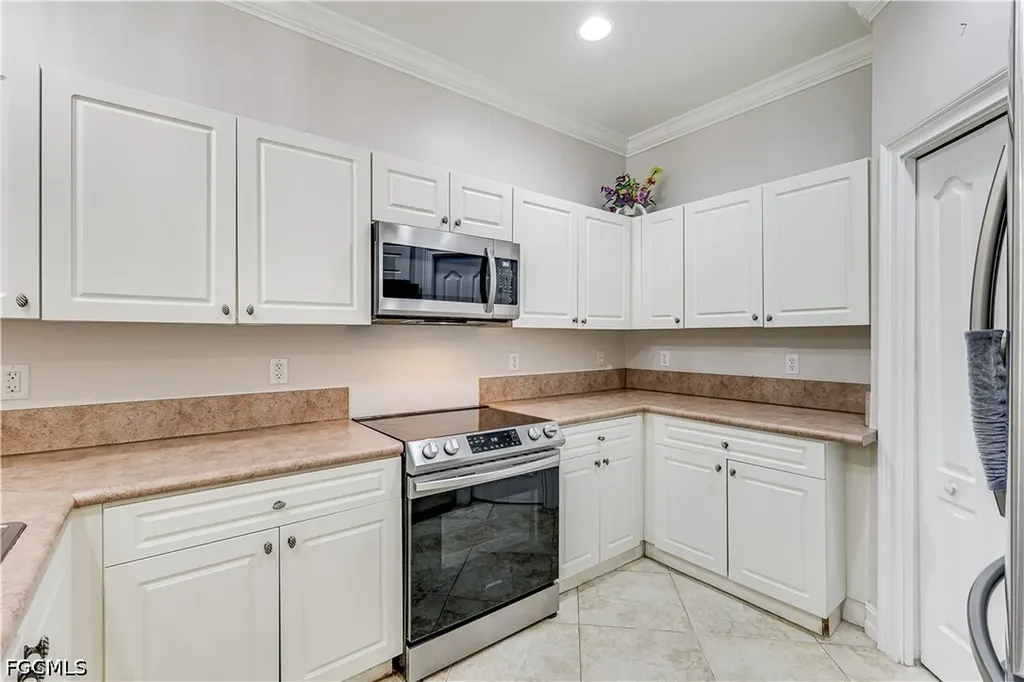 10253 S Silver Palm Drive Estero FL 33928