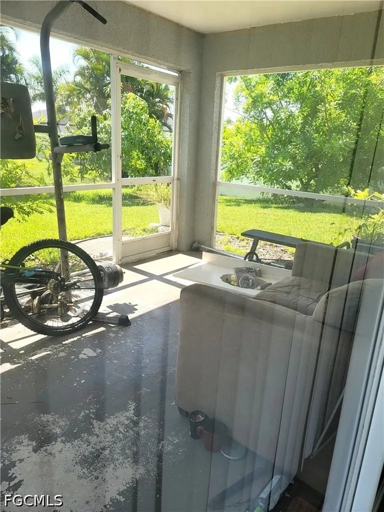 313 SW 14th Place Cape Coral FL 33991
