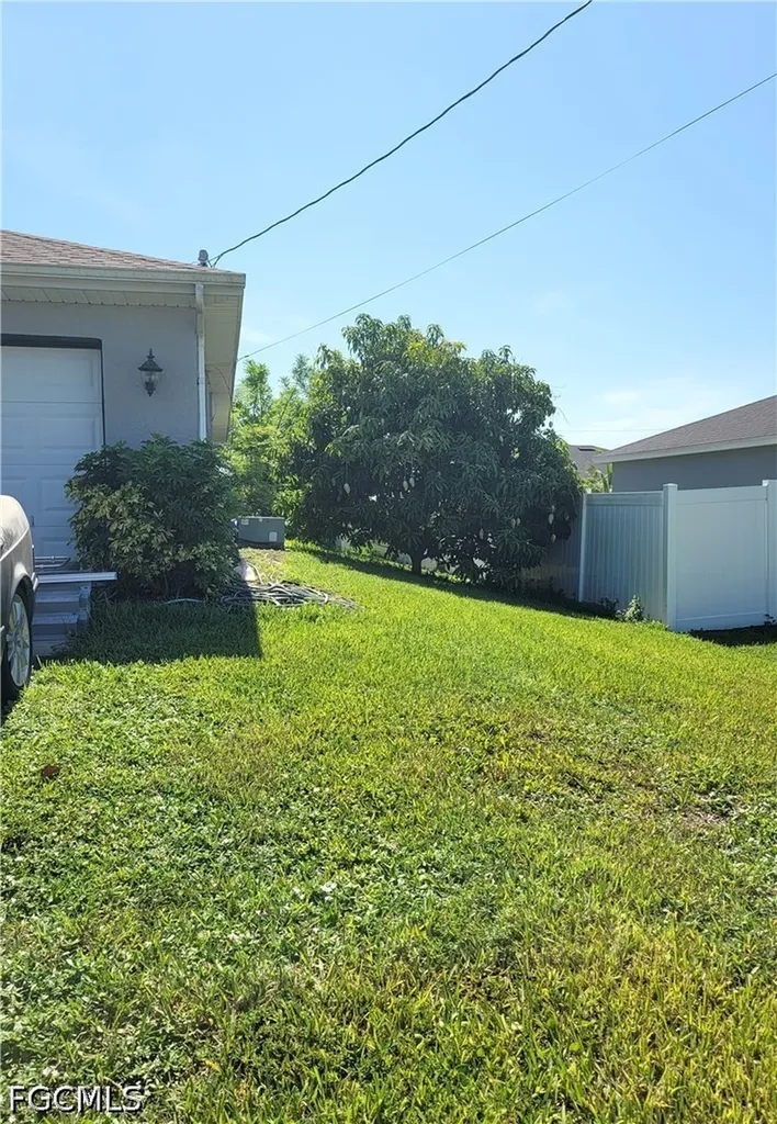 313 SW 14th Place Cape Coral FL 33991