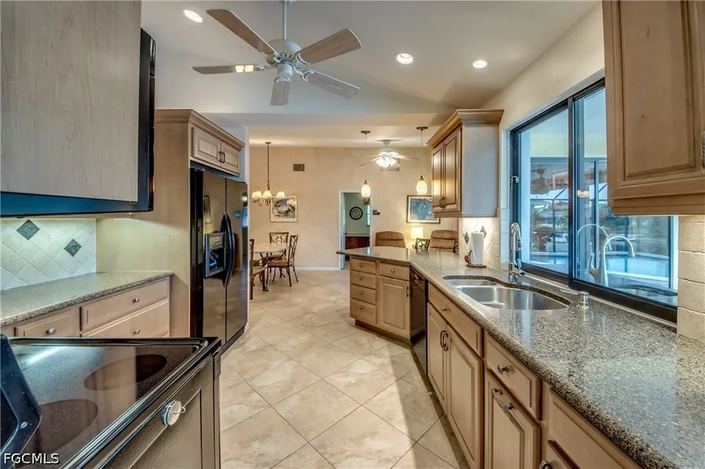 715 SE 33rd Terrace Cape Coral FL 33904
