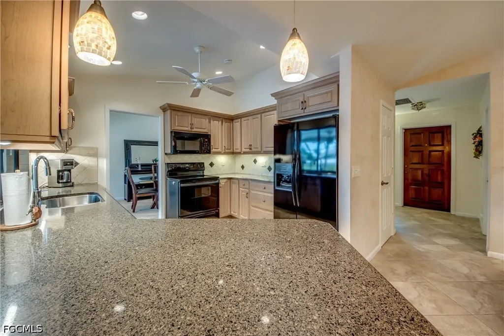 715 SE 33rd Terrace Cape Coral FL 33904