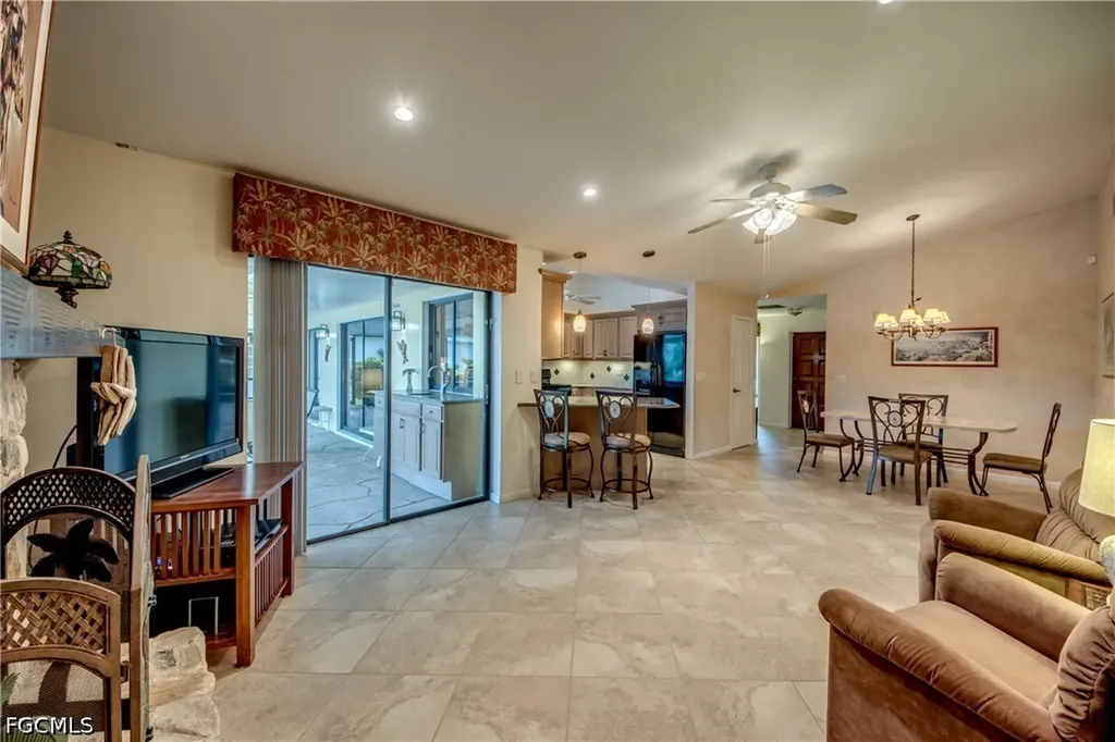 715 SE 33rd Terrace Cape Coral FL 33904