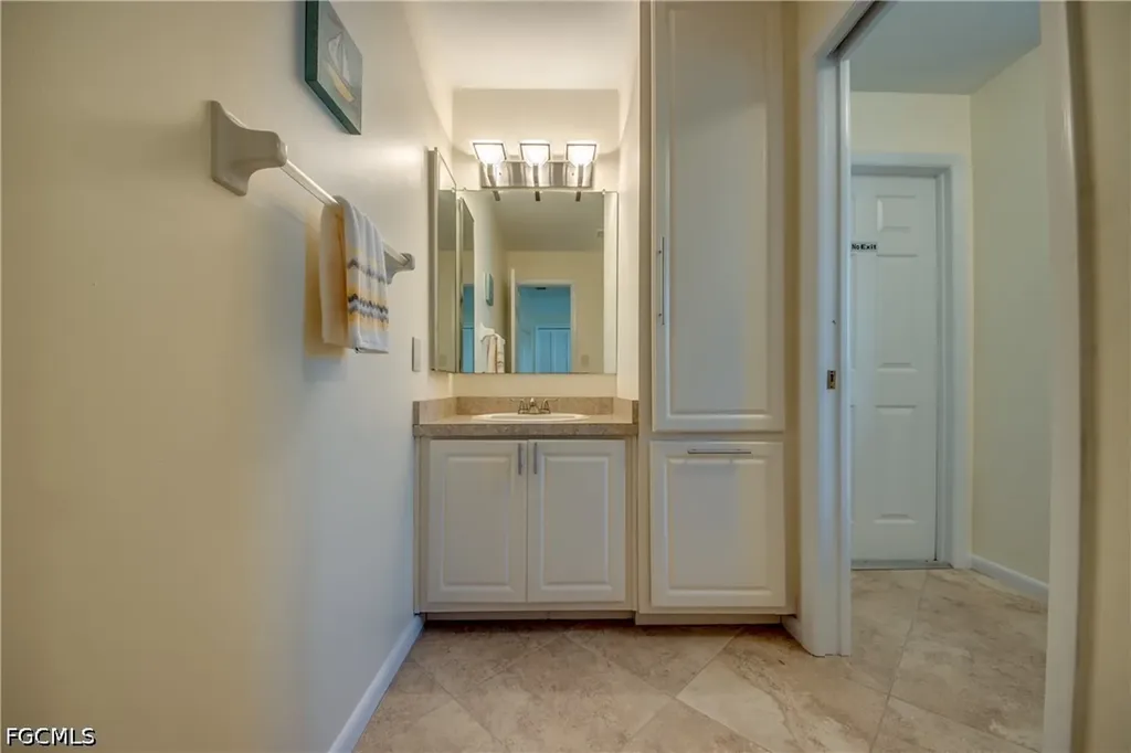 715 SE 33rd Terrace Cape Coral FL 33904