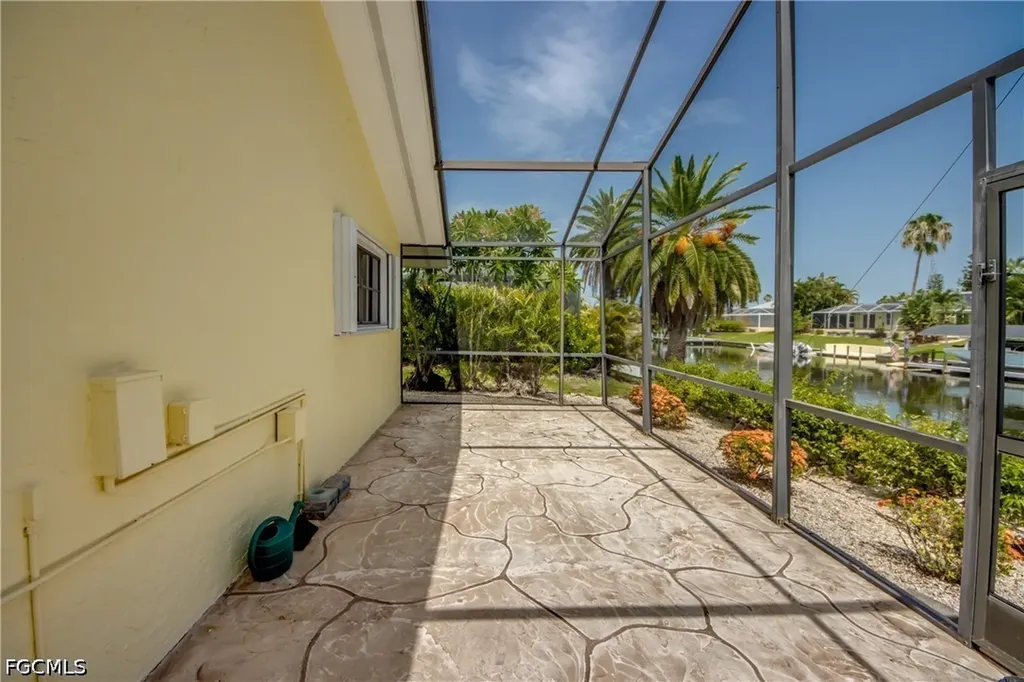 715 SE 33rd Terrace Cape Coral FL 33904