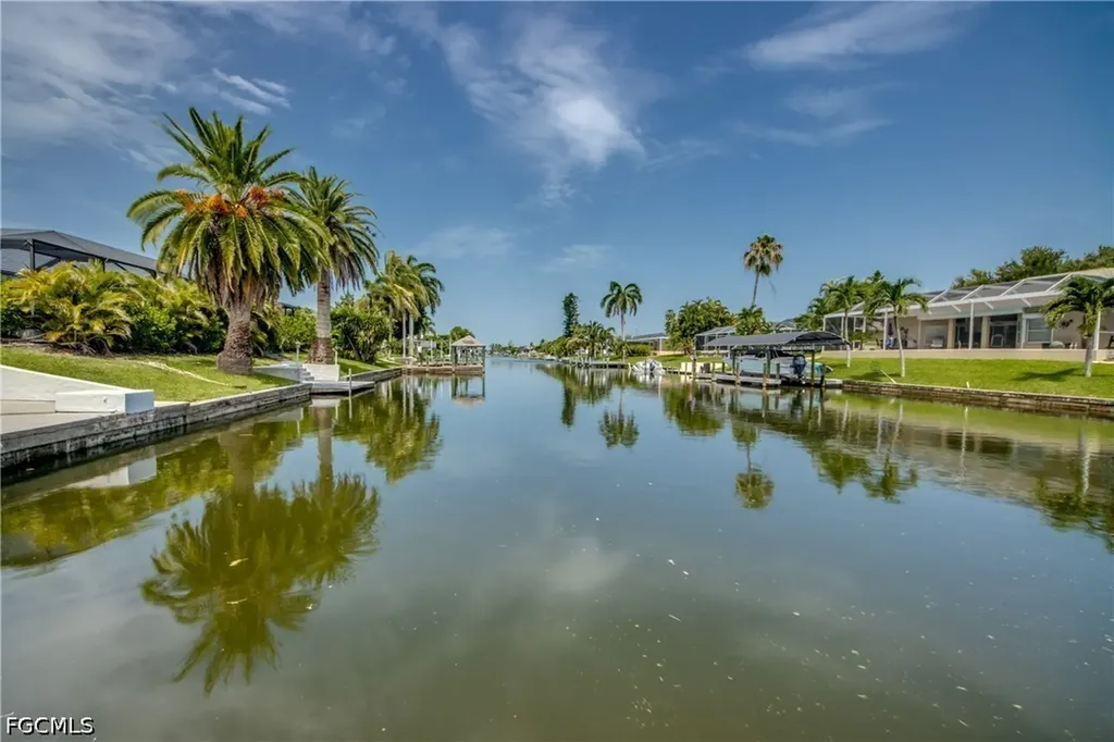 715 SE 33rd Terrace Cape Coral FL 33904