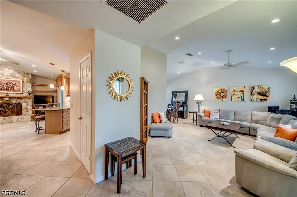 715 SE 33rd Terrace Cape Coral FL 33904