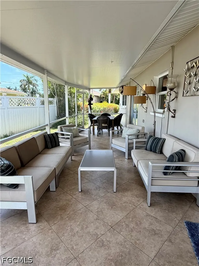 1122 El Dorado Parkway E Cape Coral FL 33904