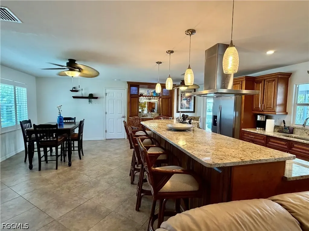 1122 El Dorado Parkway E Cape Coral FL 33904