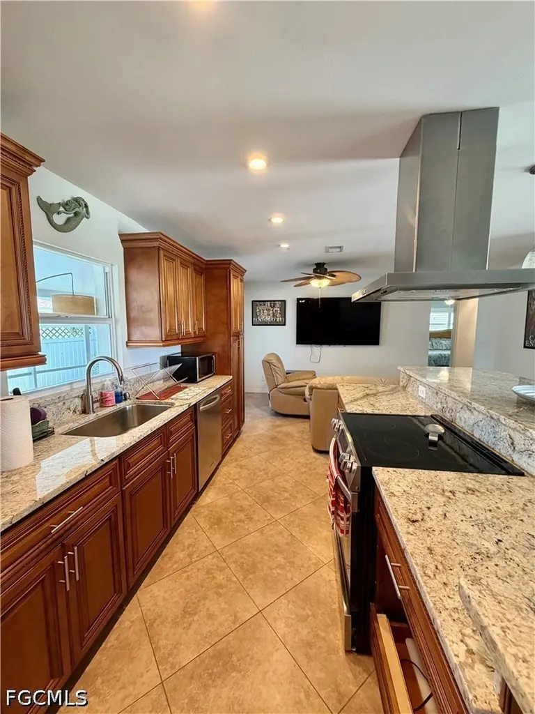 1122 El Dorado Parkway E Cape Coral FL 33904