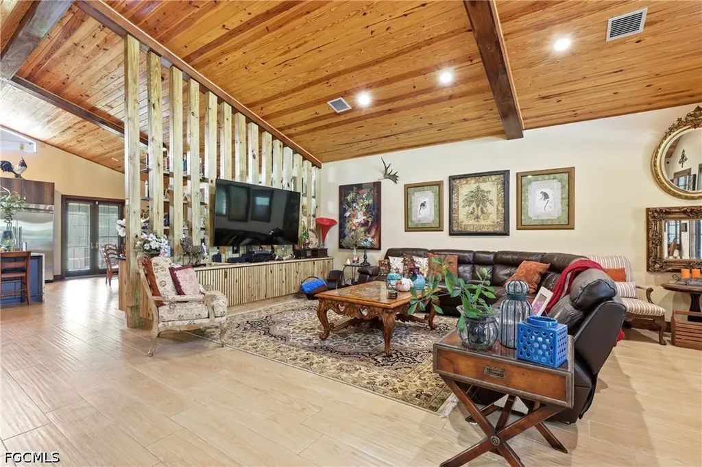 842 Hunting Club Avenue Clewiston FL 33440