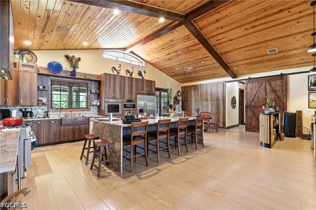 842 Hunting Club Avenue Clewiston FL 33440