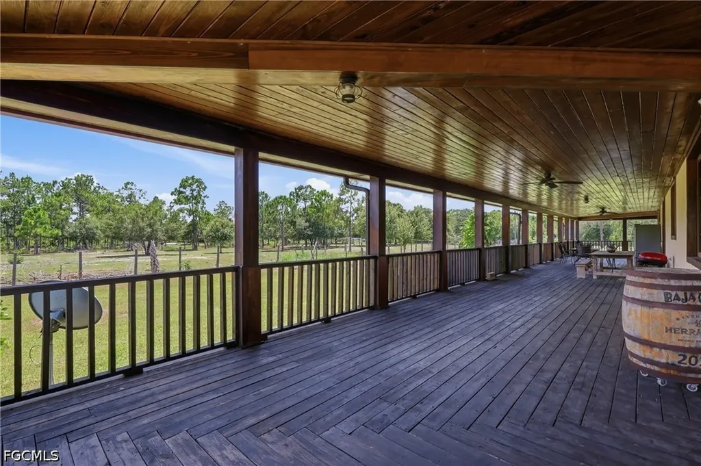 842 Hunting Club Avenue Clewiston FL 33440