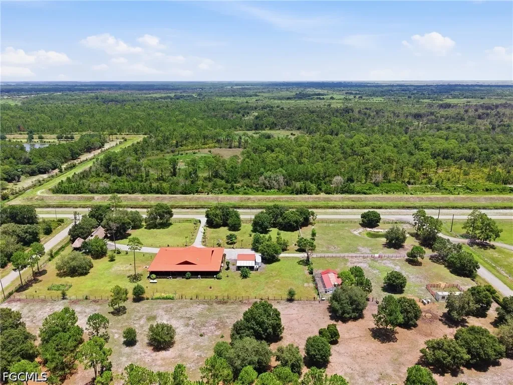 842 Hunting Club Avenue Clewiston FL 33440