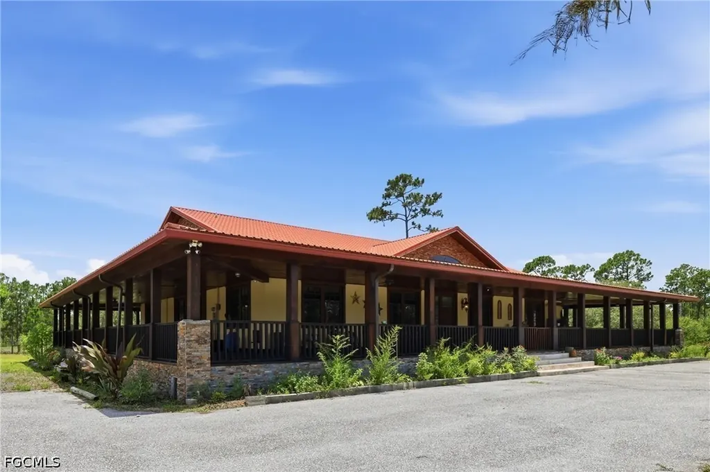 842 Hunting Club Avenue Clewiston FL 33440