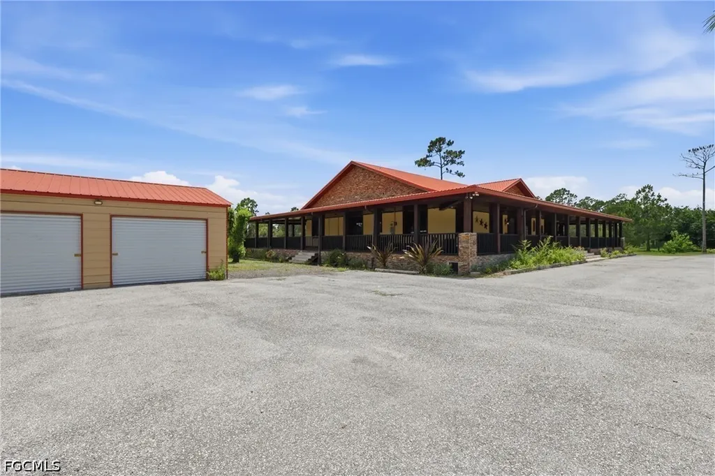 842 Hunting Club Avenue Clewiston FL 33440