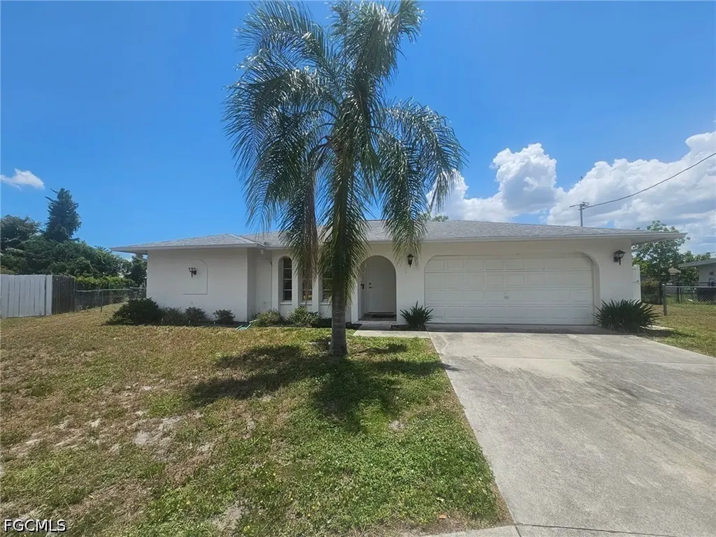 5989 Hillyer Court W North Fort Myers FL 33903