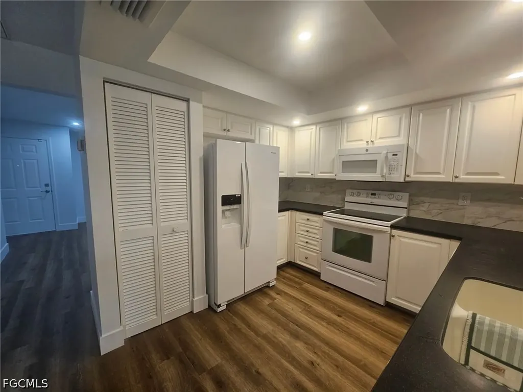 5989 Hillyer Court W North Fort Myers FL 33903