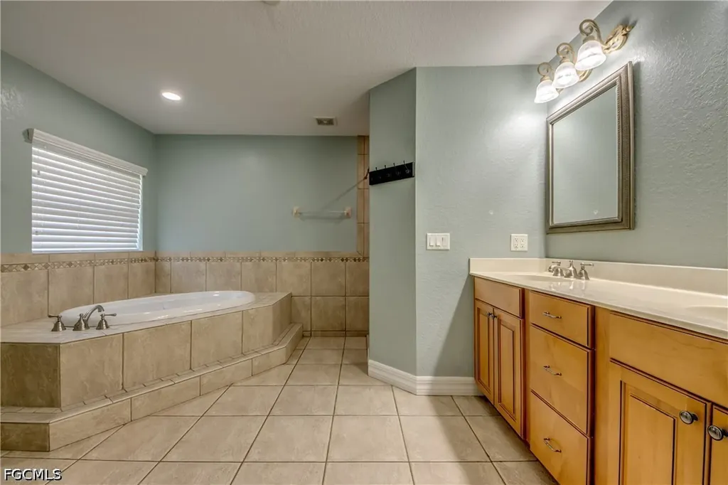 2511 NW 29th Terrace Cape Coral FL 33993