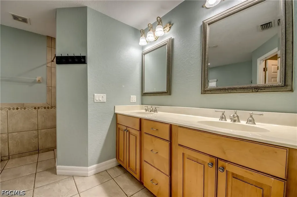 2511 NW 29th Terrace Cape Coral FL 33993