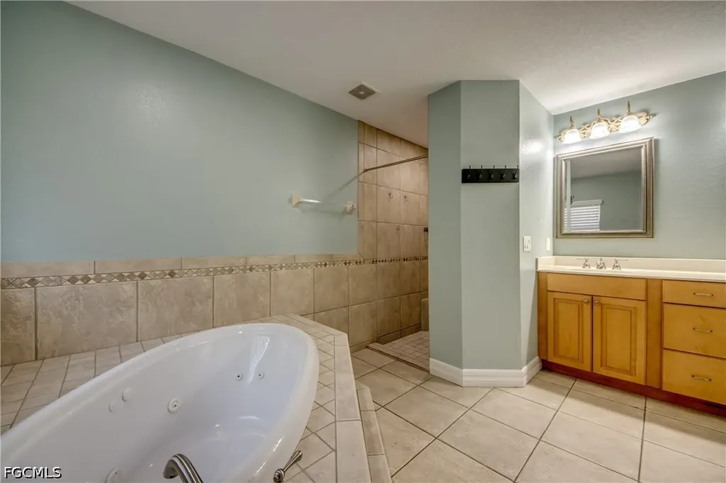 2511 NW 29th Terrace Cape Coral FL 33993