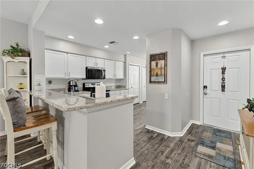 9180 Southmont Cove Fort Myers FL 33908