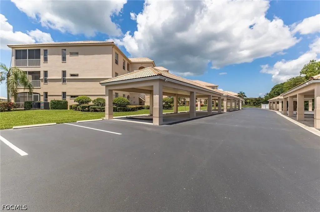 9180 Southmont Cove Fort Myers FL 33908