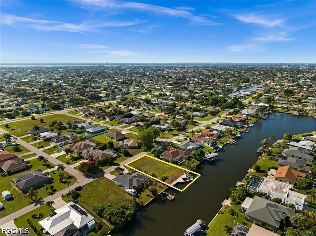 3022 SE 6th Avenue Cape Coral FL 33904