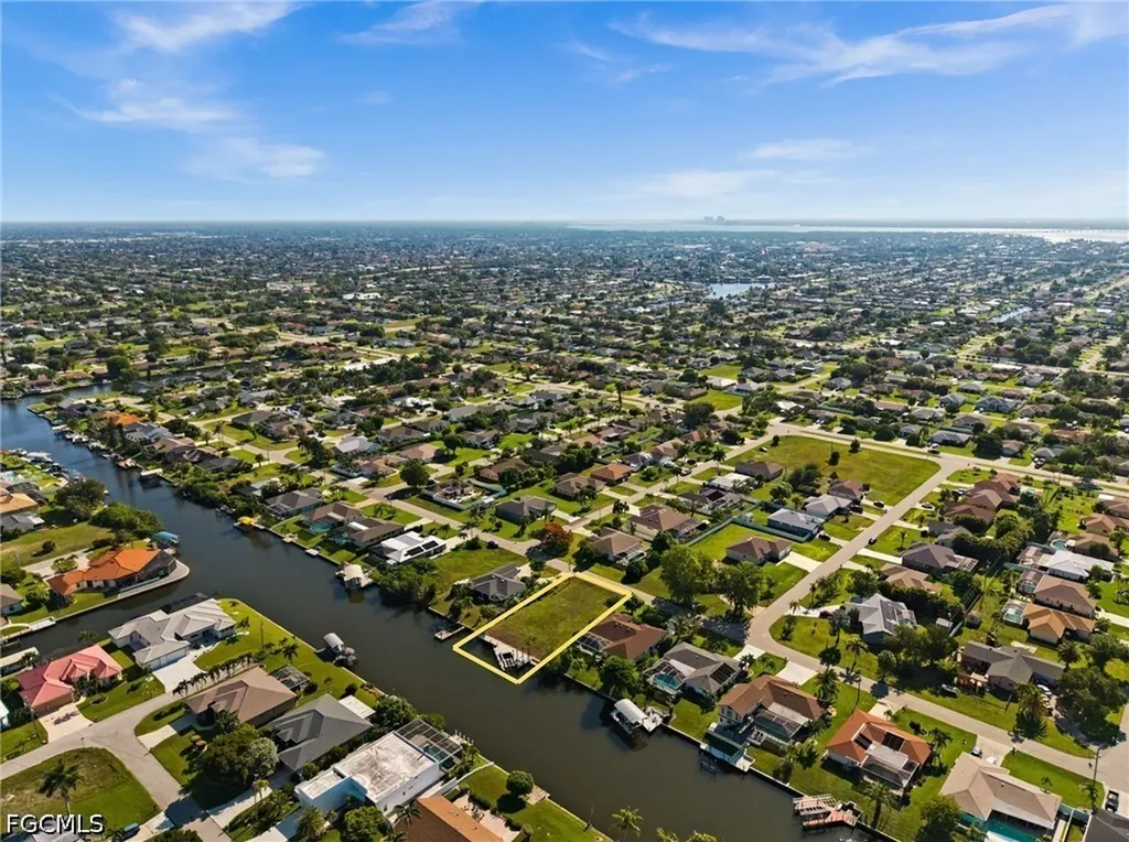 3022 SE 6th Avenue Cape Coral FL 33904