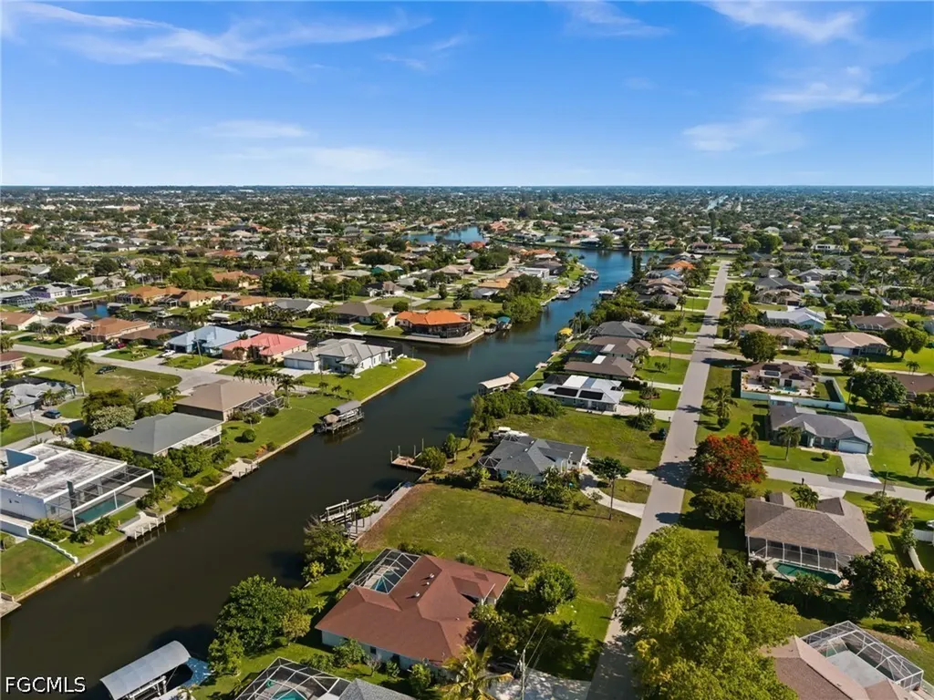 3022 SE 6th Avenue Cape Coral FL 33904