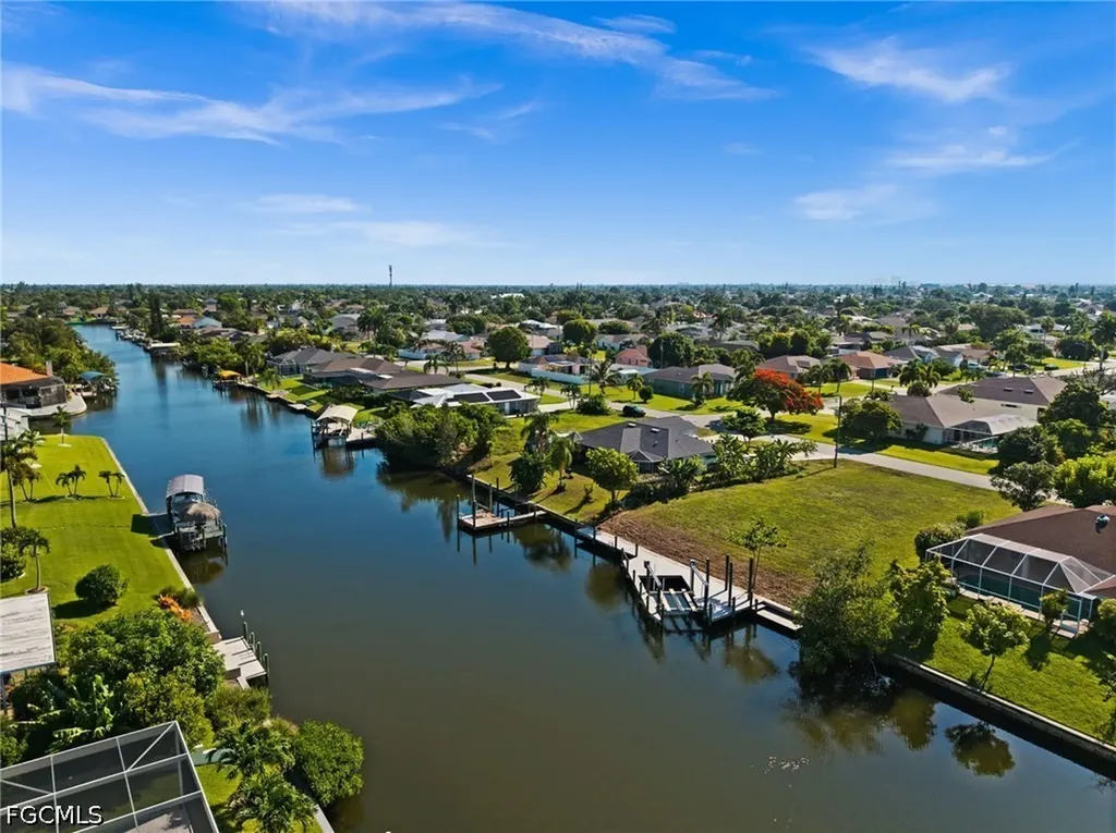 3022 SE 6th Avenue Cape Coral FL 33904