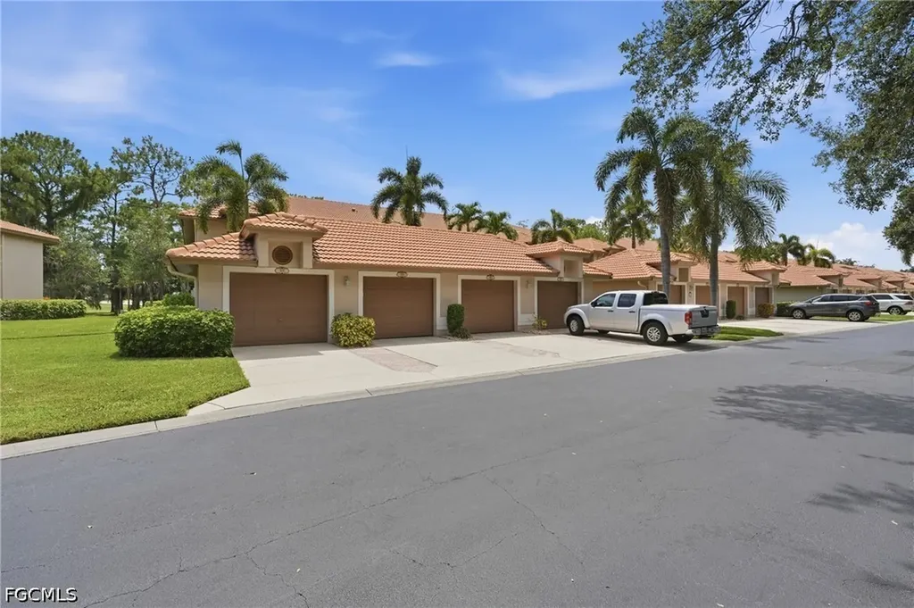 8045 Tiger Cove Naples FL 34113