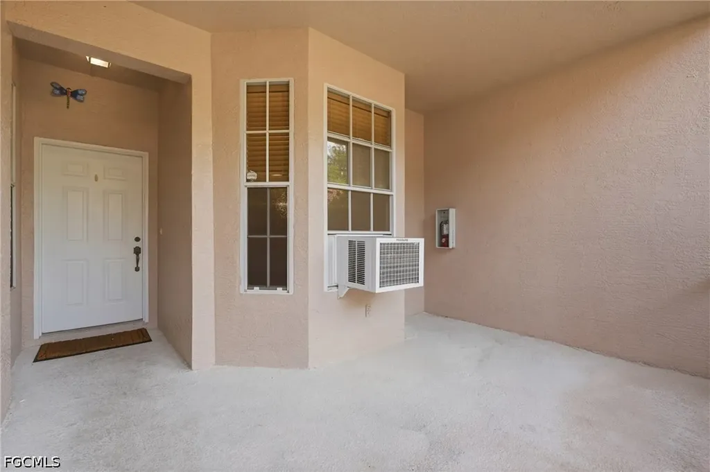 8045 Tiger Cove Naples FL 34113