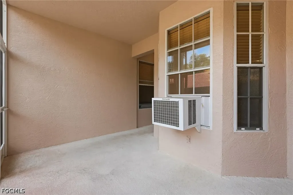 8045 Tiger Cove Naples FL 34113