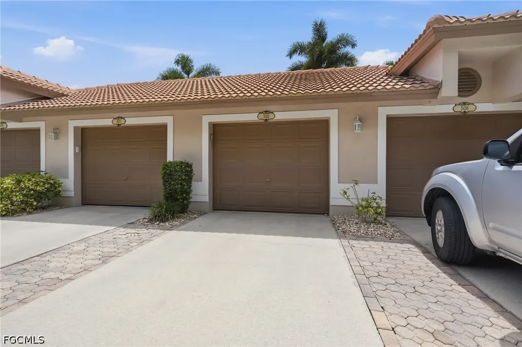 8045 Tiger Cove Naples FL 34113