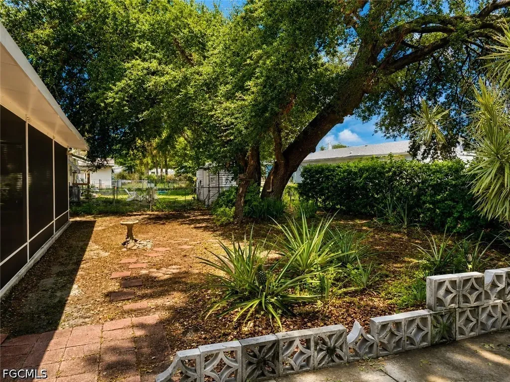 2501 Gail Helen Court North Fort Myers FL 33917