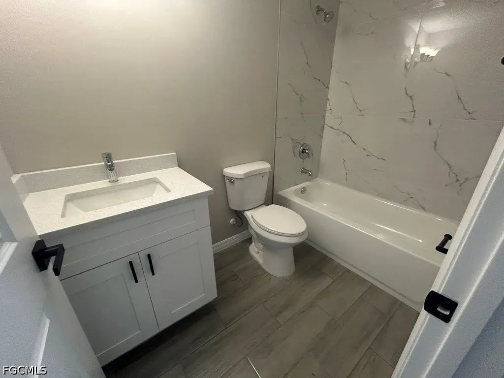 1312 NE 1st Place Cape Coral FL 33909