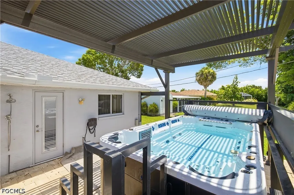 430 SW 44th Terrace Cape Coral FL 33914