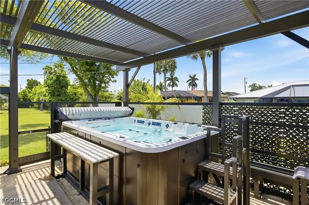 430 SW 44th Terrace Cape Coral FL 33914