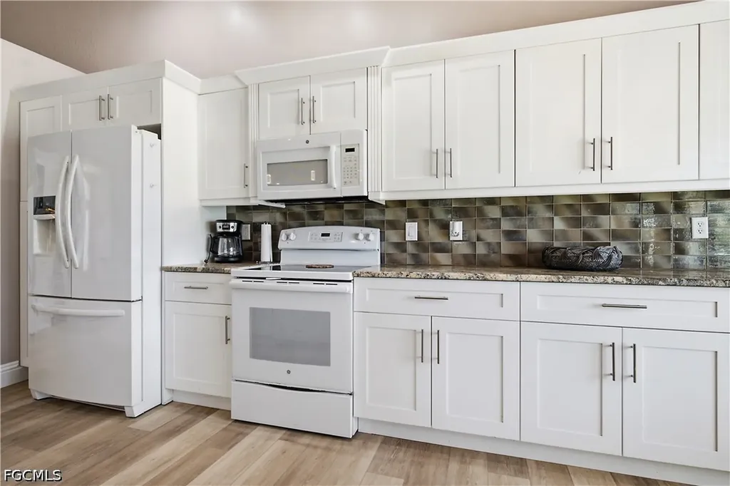 430 SW 44th Terrace Cape Coral FL 33914