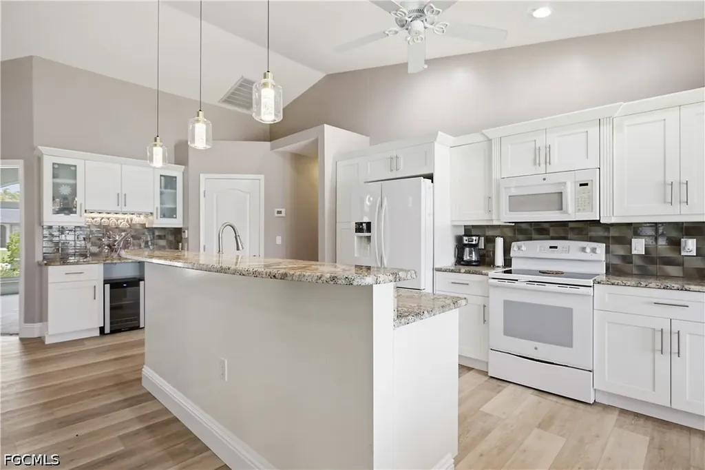 430 SW 44th Terrace Cape Coral FL 33914