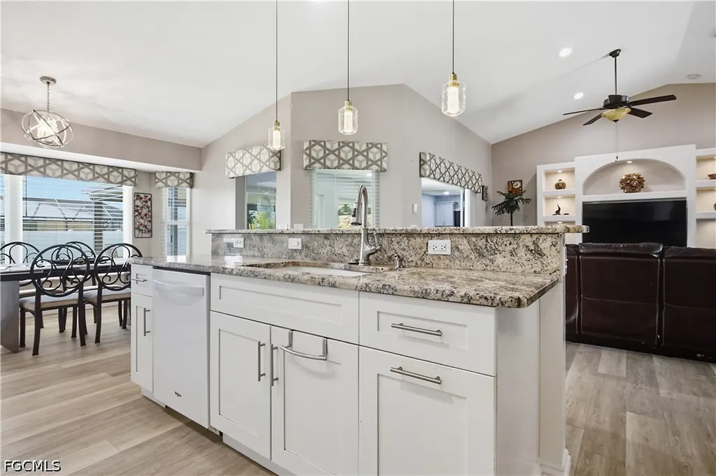 430 SW 44th Terrace Cape Coral FL 33914