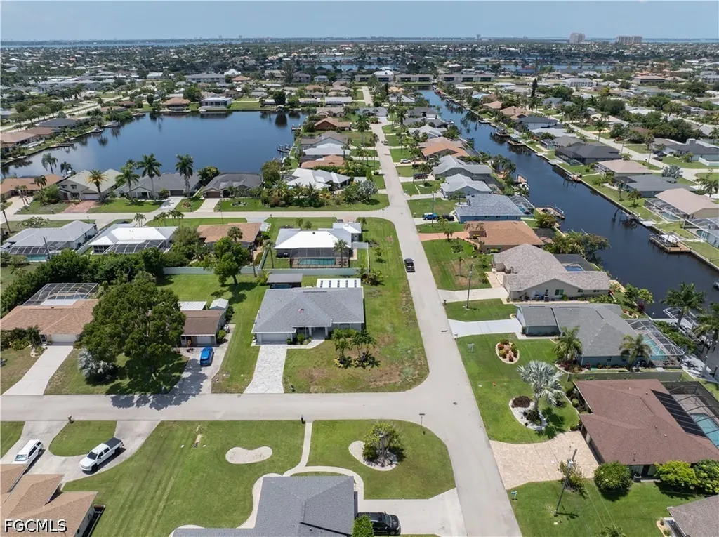430 SW 44th Terrace Cape Coral FL 33914