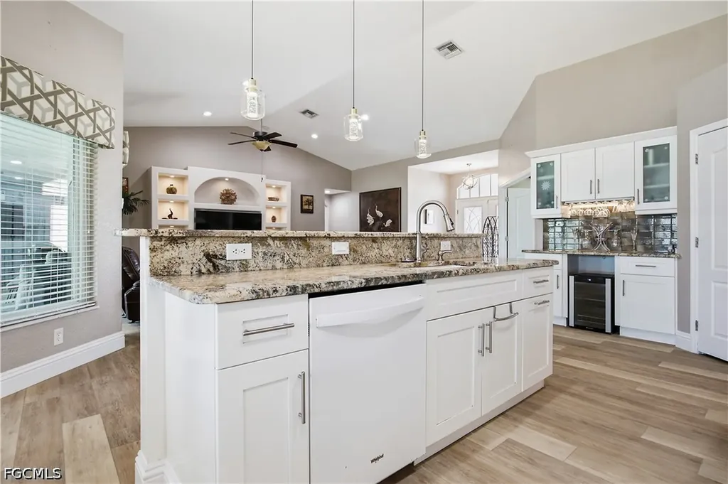 430 SW 44th Terrace Cape Coral FL 33914