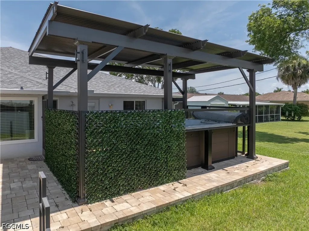 430 SW 44th Terrace Cape Coral FL 33914