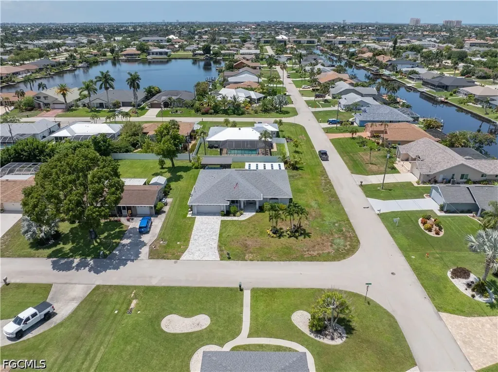 430 SW 44th Terrace Cape Coral FL 33914