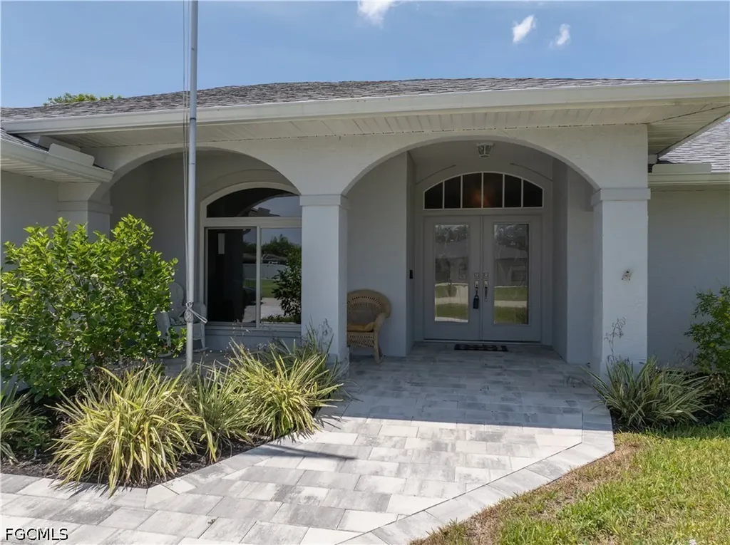 430 SW 44th Terrace Cape Coral FL 33914